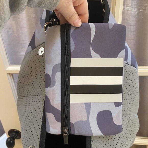 Neoprene Gray Camo Tote Bag With Zipper Pouch - Picture 5 of 7